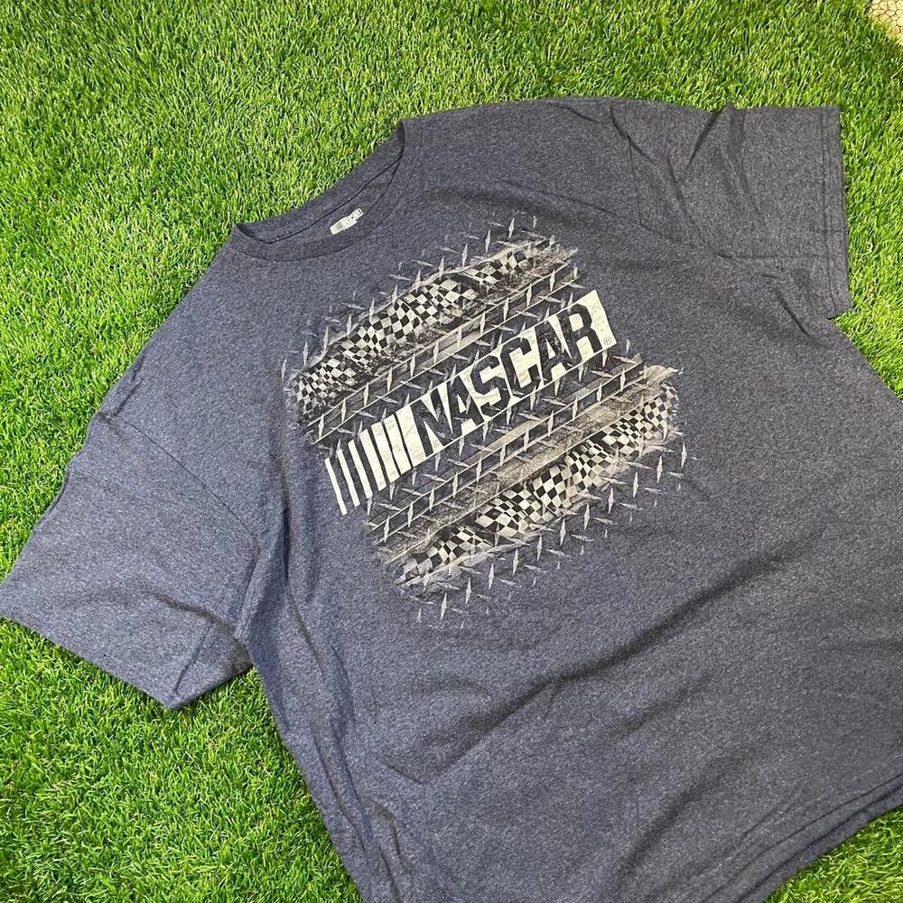 Grey NASCAR 2017 US Race Schedule graphic racing tee (2XL)